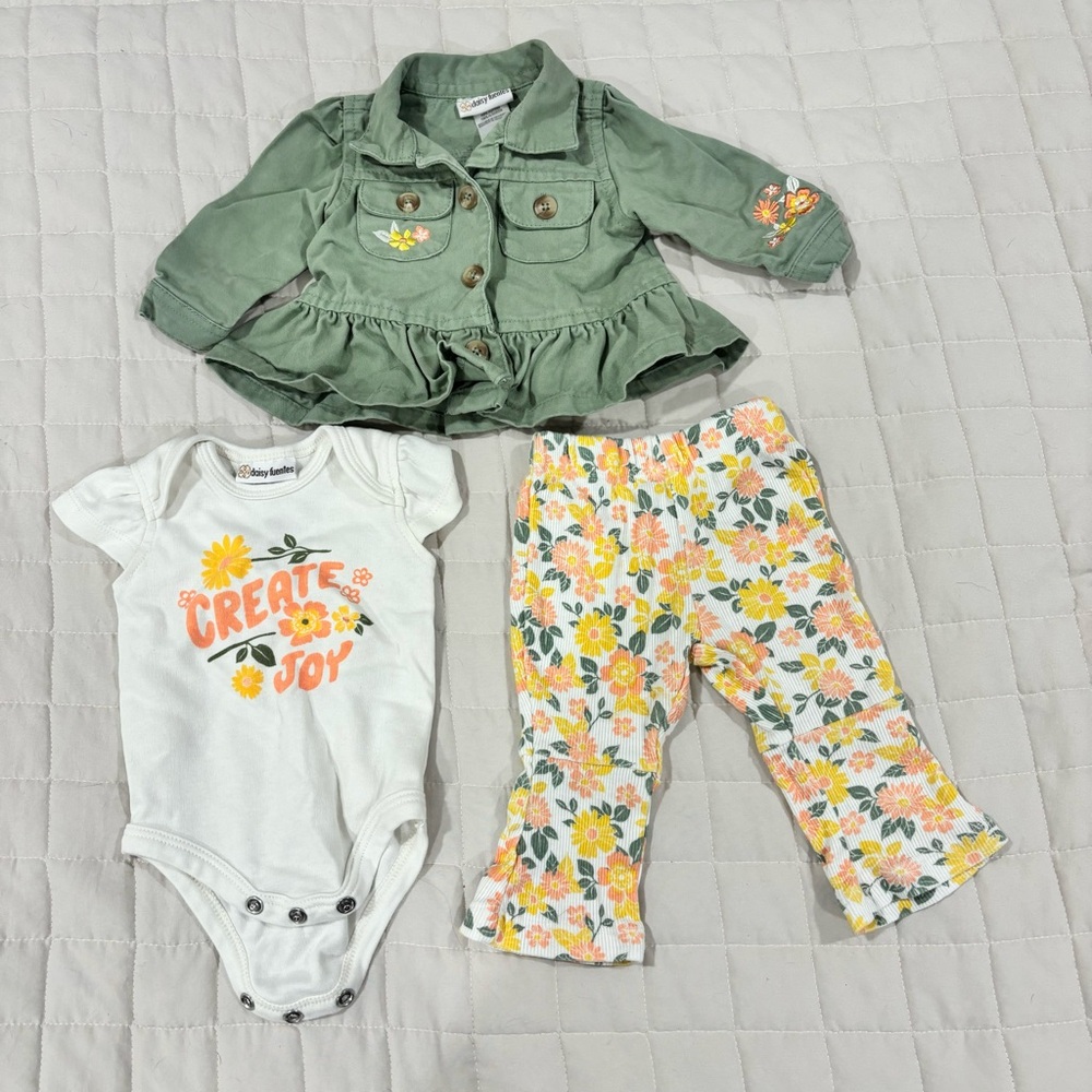 Daisy Fuentes Set Green Ruffle Jacket T-shirt Onesie and Floral Pants 3-6M